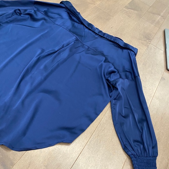 E.Ssue Satin Off The Shoulder Blouse Women size S - Picture 7 of 7